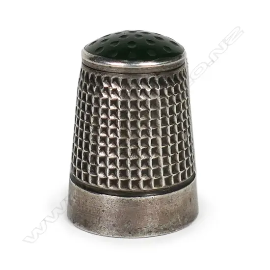 Joseph Swindell & Sons (Christchurch) silver and pounamu thimble,