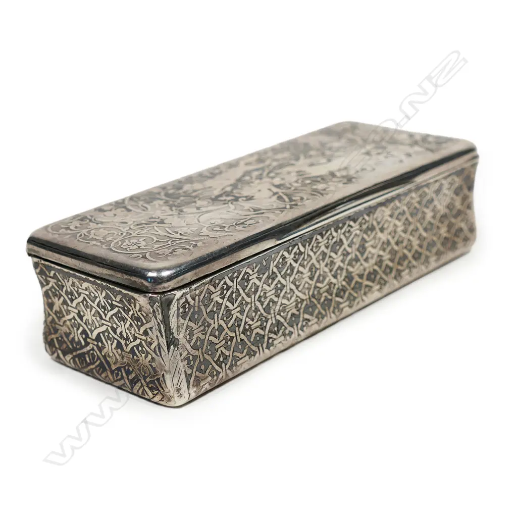 A French 800 standard silver niello snuff box, Image 1++