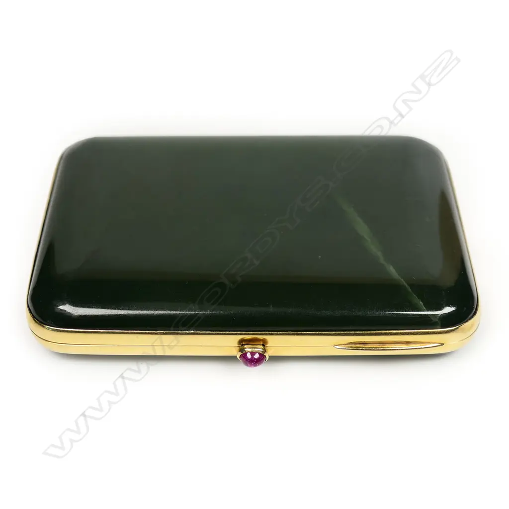A quality early-20thC Asprey of London 15ct to 18ct yellow gold framed and nephrite cigarette case, Image 1++