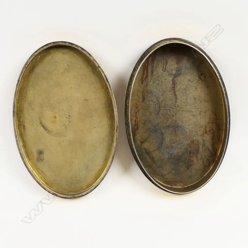 An early 20thC Asprey silver and yellow guilloche enamel lidded box, Image 1++