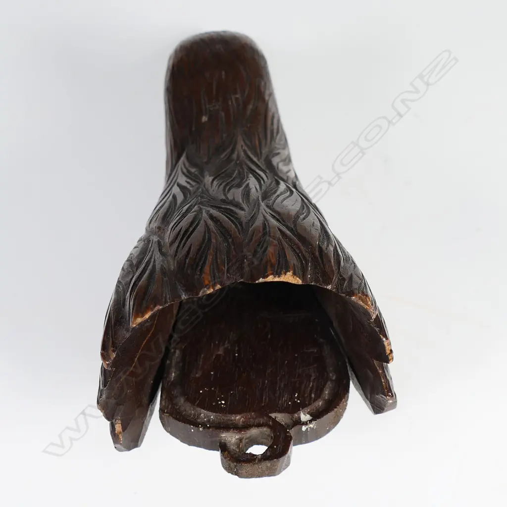 A c.1900 uncommon large carved letter clip as a kiwi's head and neck, Image 1++