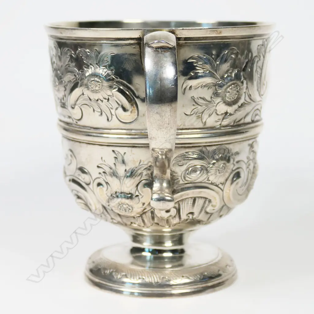 A George II Irish silver loving cup, Image 1++
