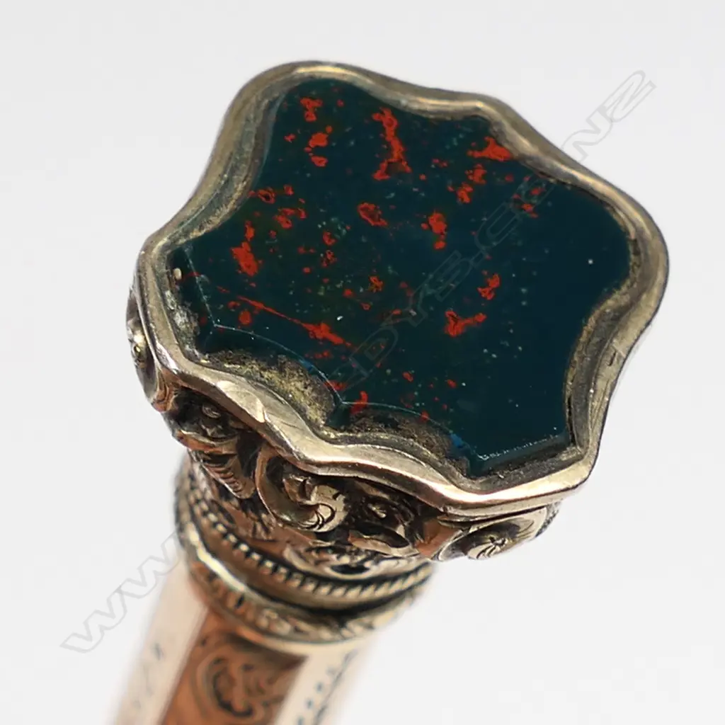 An Edwardian engraved 9ct gold and metal core propelling pen and pencil, Image 1++