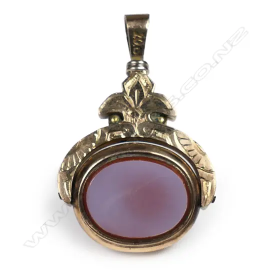 A 10ct gold spinner,