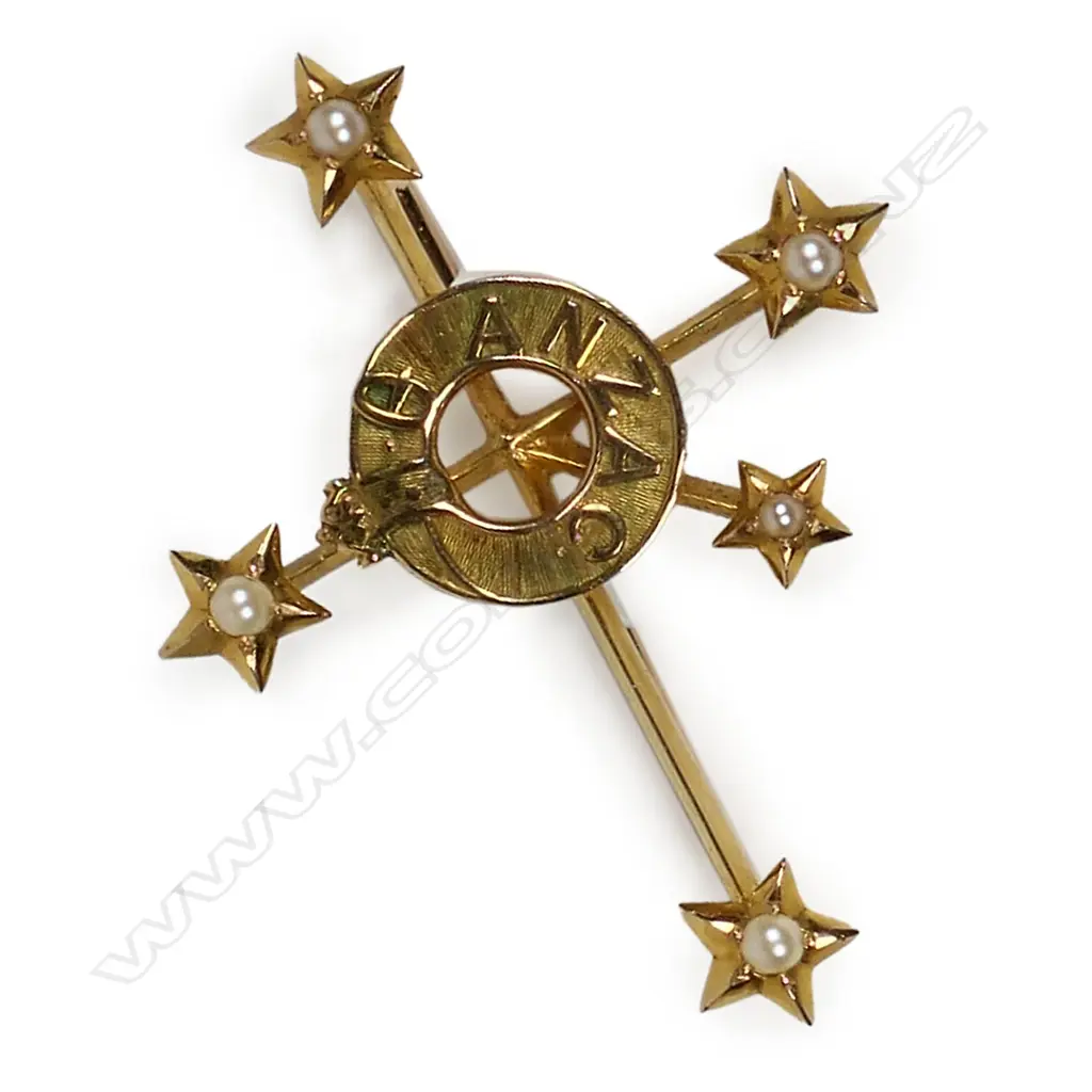 A William Littlejohn 15ct gold Anzac sweetheart brooch, Image 1++