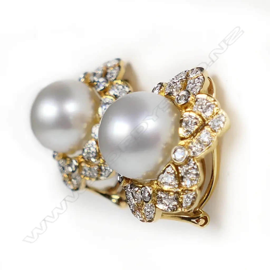 A pair of 18ct gold diamond and pearl earrings, Image 1++