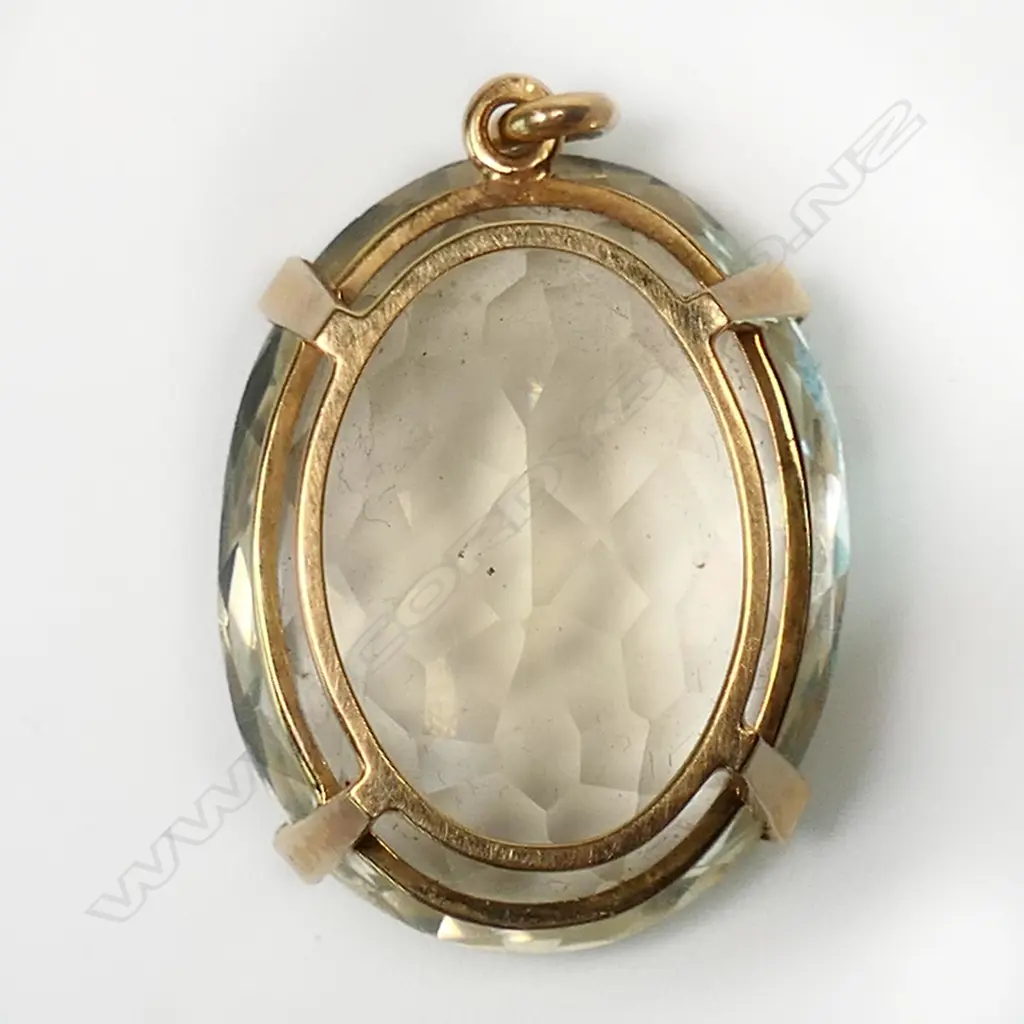 A retro 18ct gold and citrine pendant, Image 1++