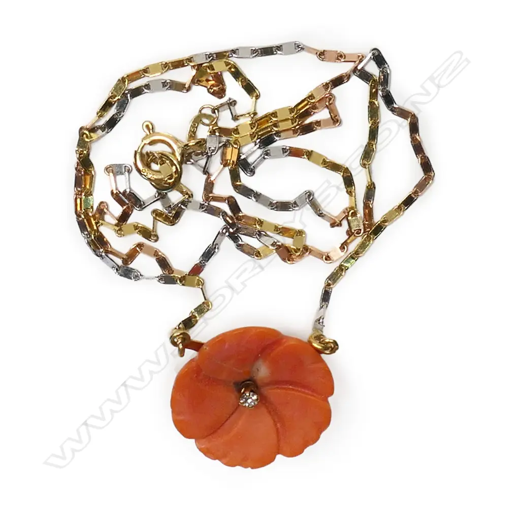 An 18ct gold coral and diamond necklace, Image 1++