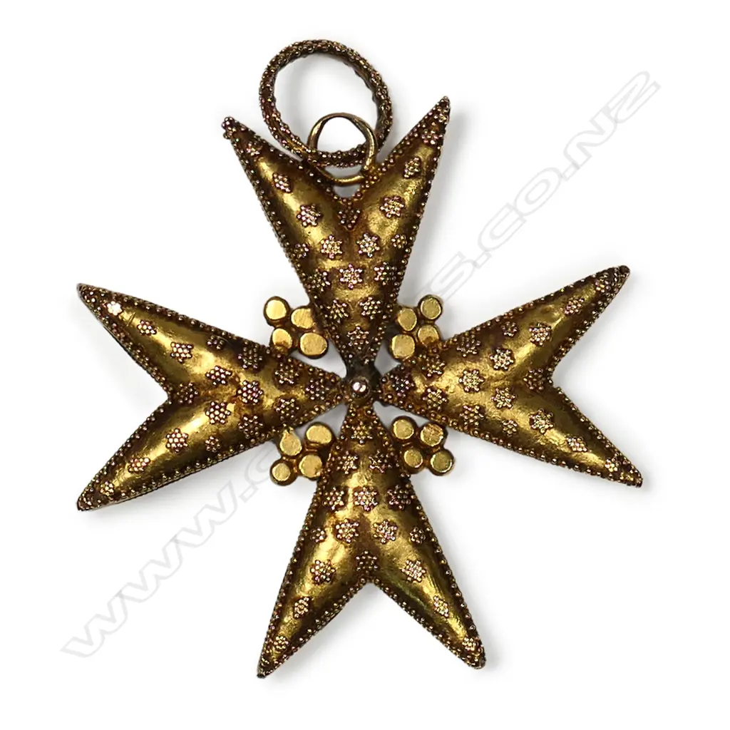 A vintage 18ct gold Maltese cross pendant, Image 1++