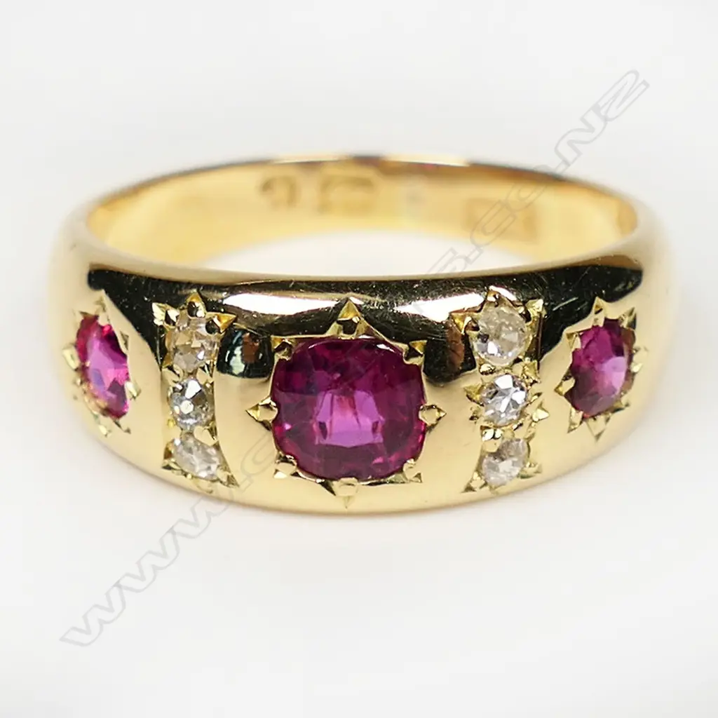 A Victorian 18ct gold diamond and ruby ring, Image 1++