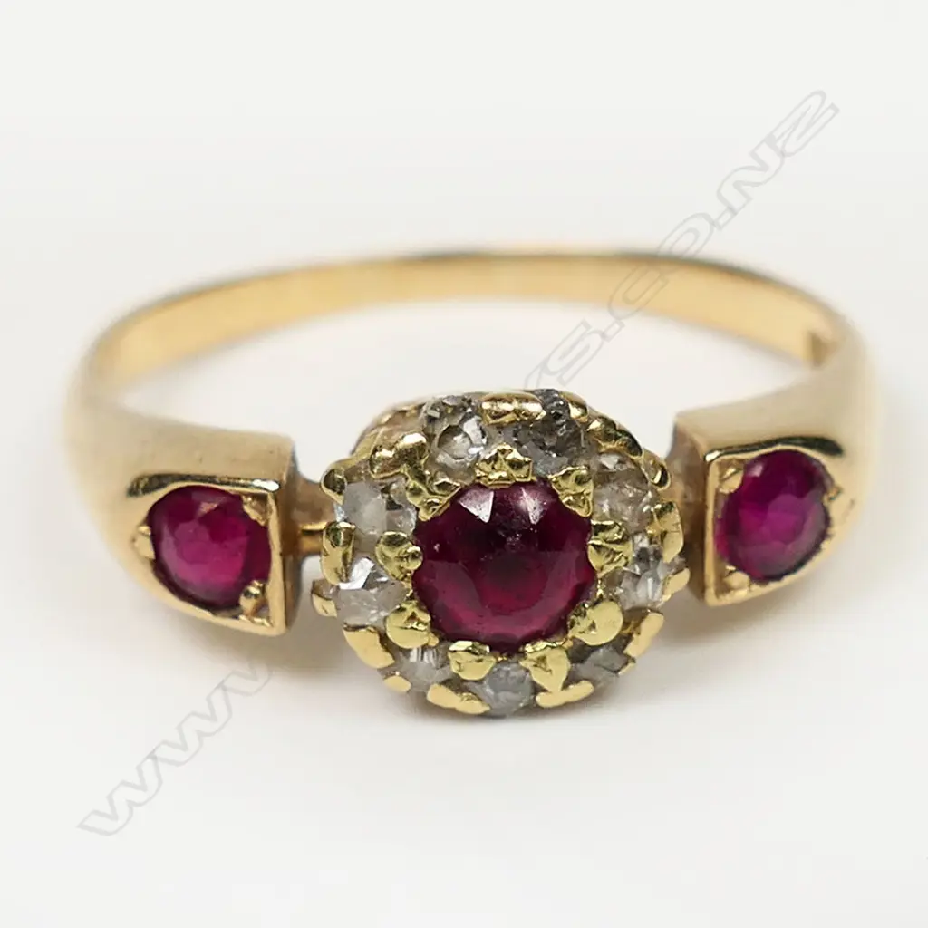 An early 20thC 18ct yellow gold ruby and diamond ring, Image 1++