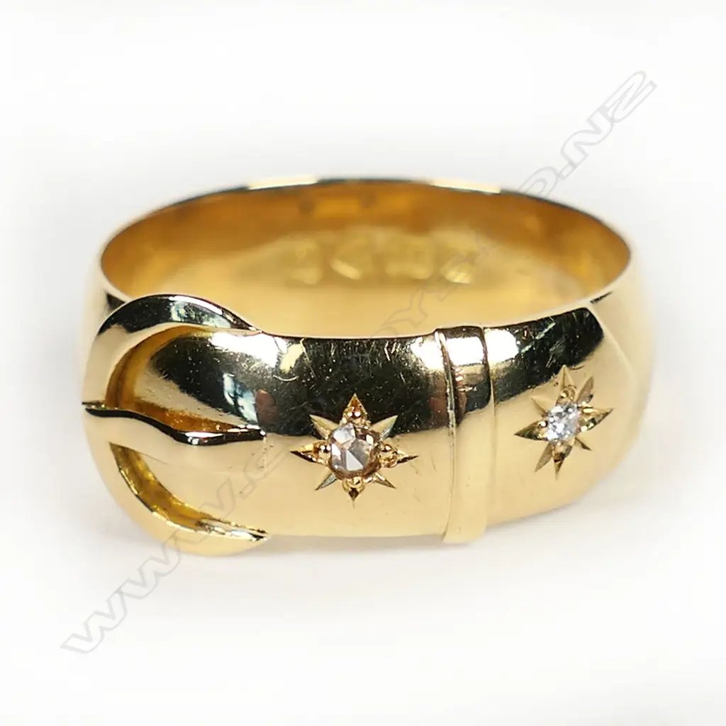 A 1915 18ct yellow gold and diamond buckle ring, Image 1++