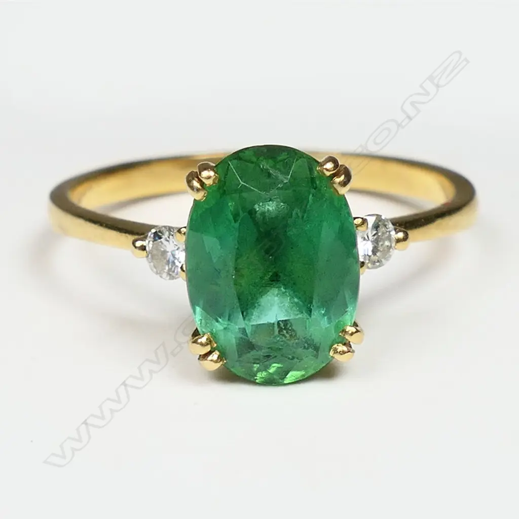 An 18ct gold tourmaline and diamond ring, Image 1++