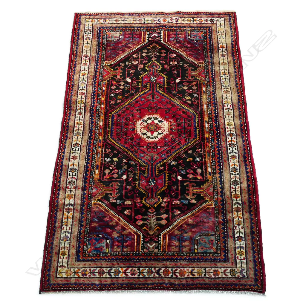 A Hamadan rug, Image 1++
