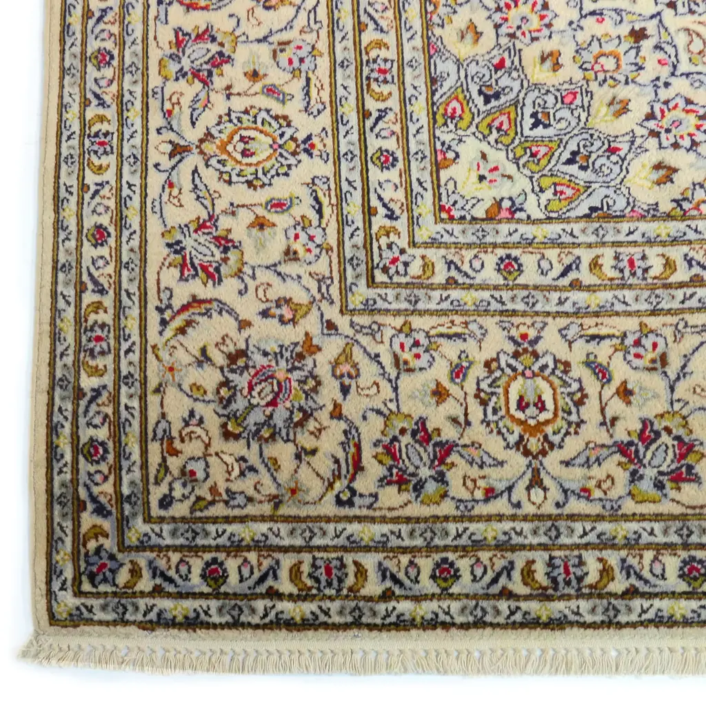 A fine Kashan carpet Image 1++