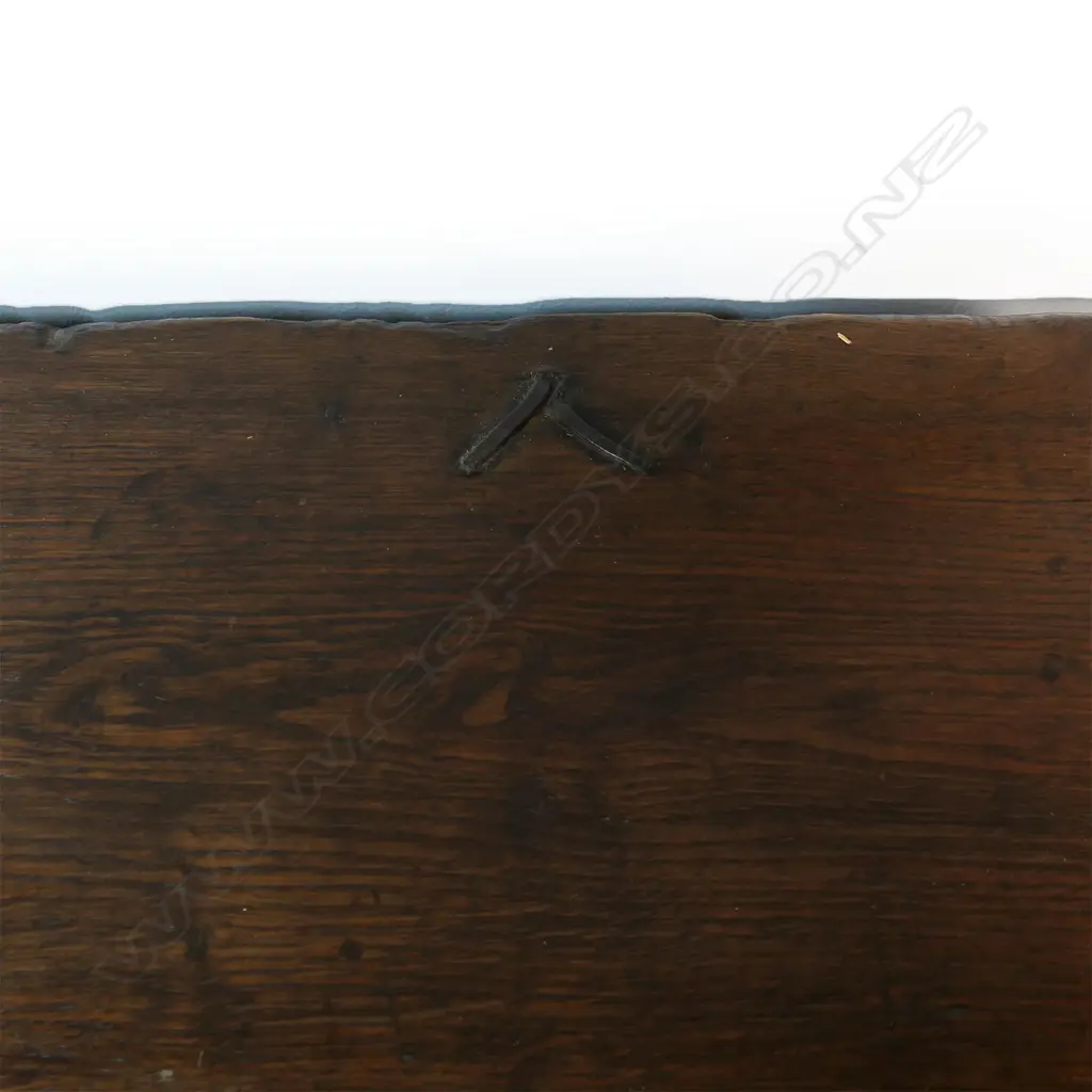 A George III oak coffer, Image 1++