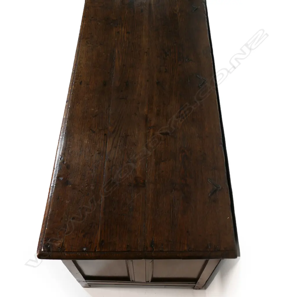 A George III oak coffer, Image 1++