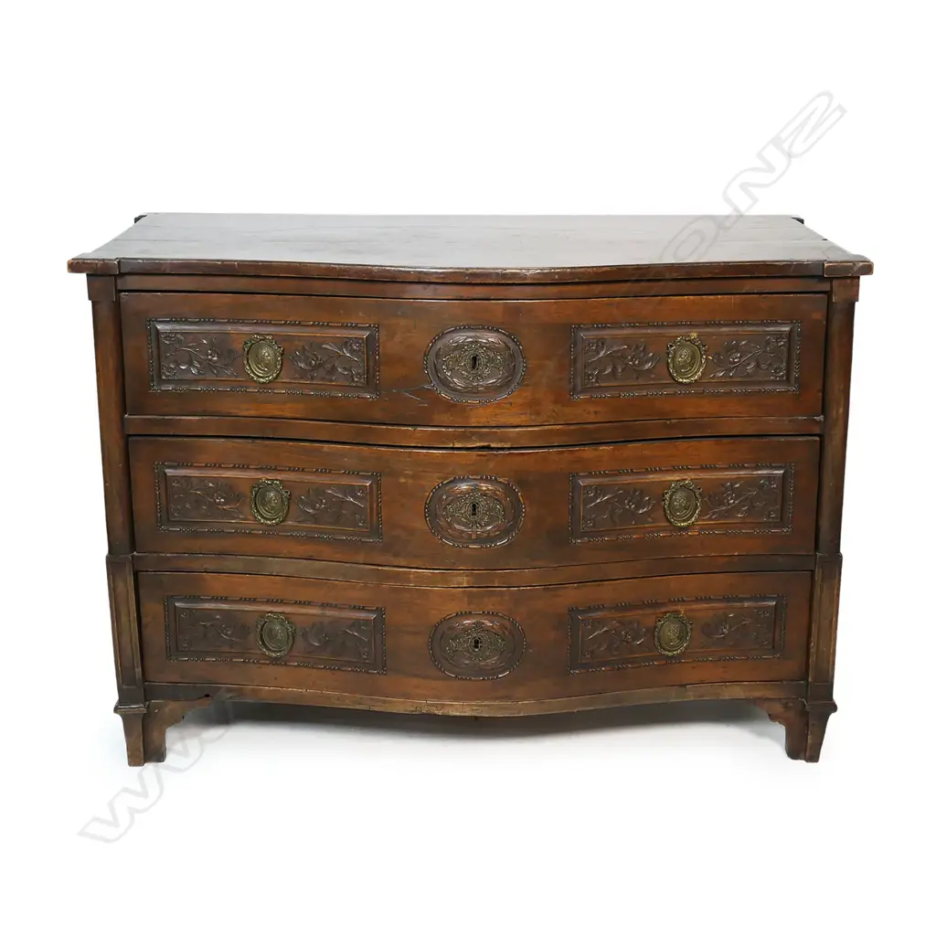 A late 18thC Italian Piedmontese serpentine commode, Image 1++