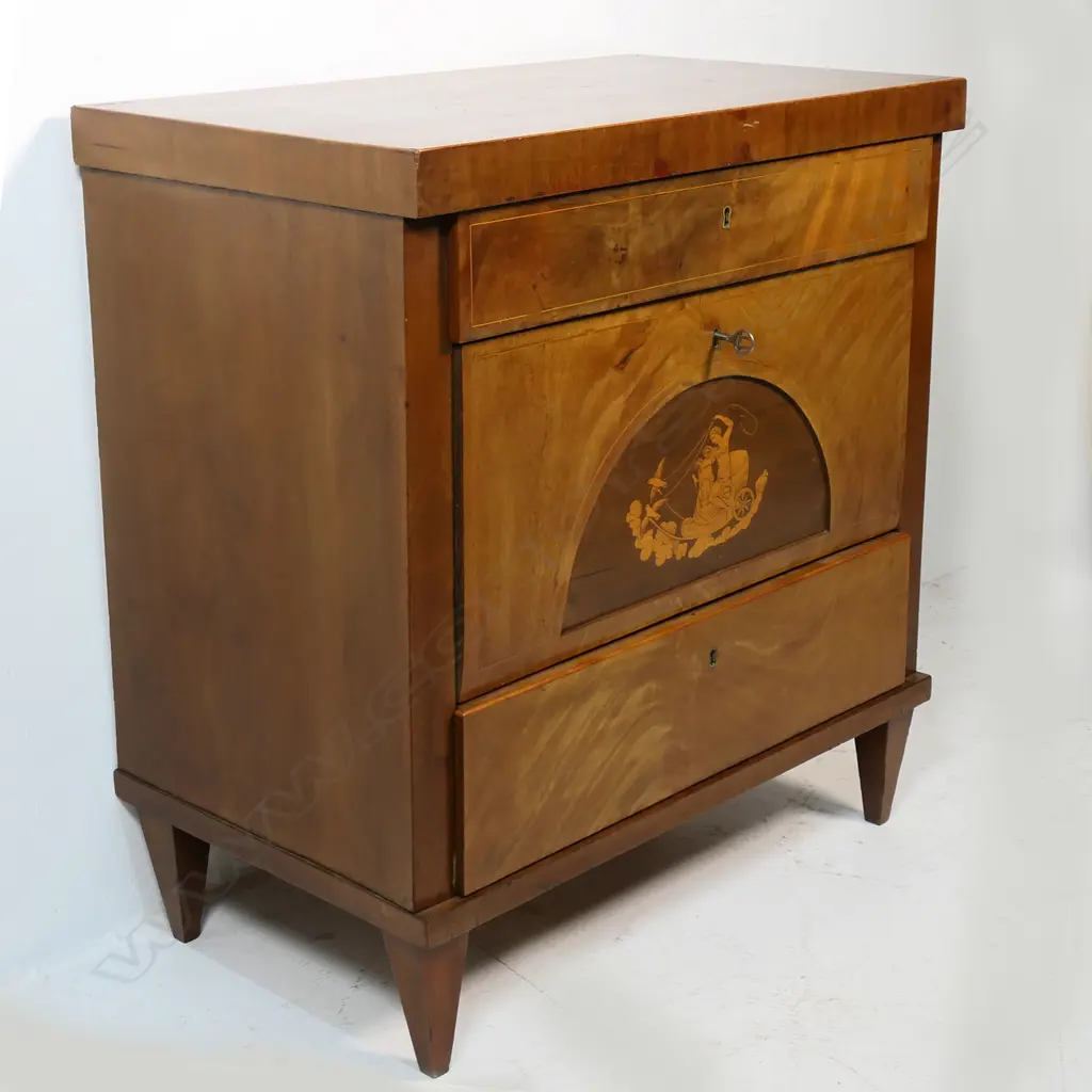 A 19thC Swedish Biedermeier flame mahogany chest of small proportions, Image 1++