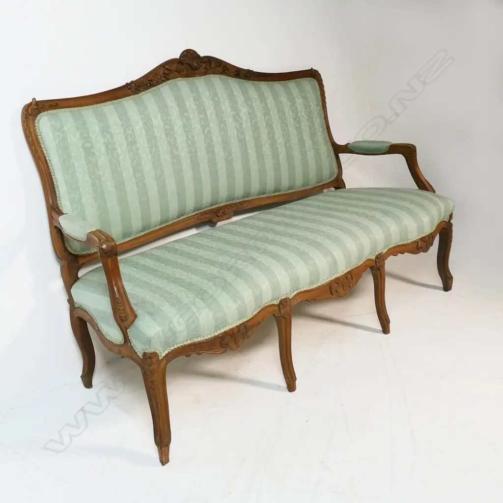 A 19thC French carved frame settee, Image 1++