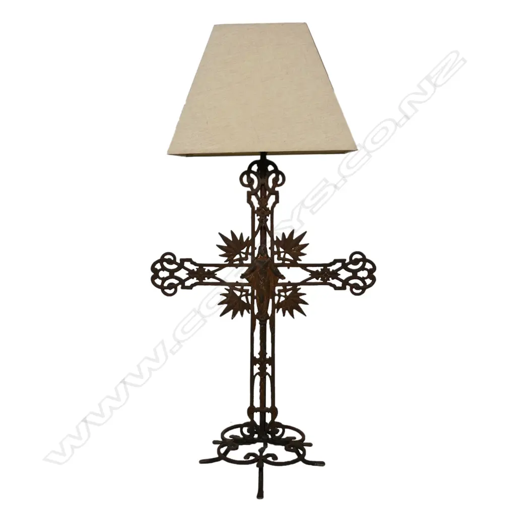 A cast iron table lamp, Image 1++