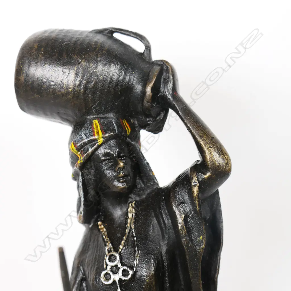 A cast bronze figure of an Arabic water carrier - in the manner of Franz Xaver Bergmann. H.190mm, Image 1++