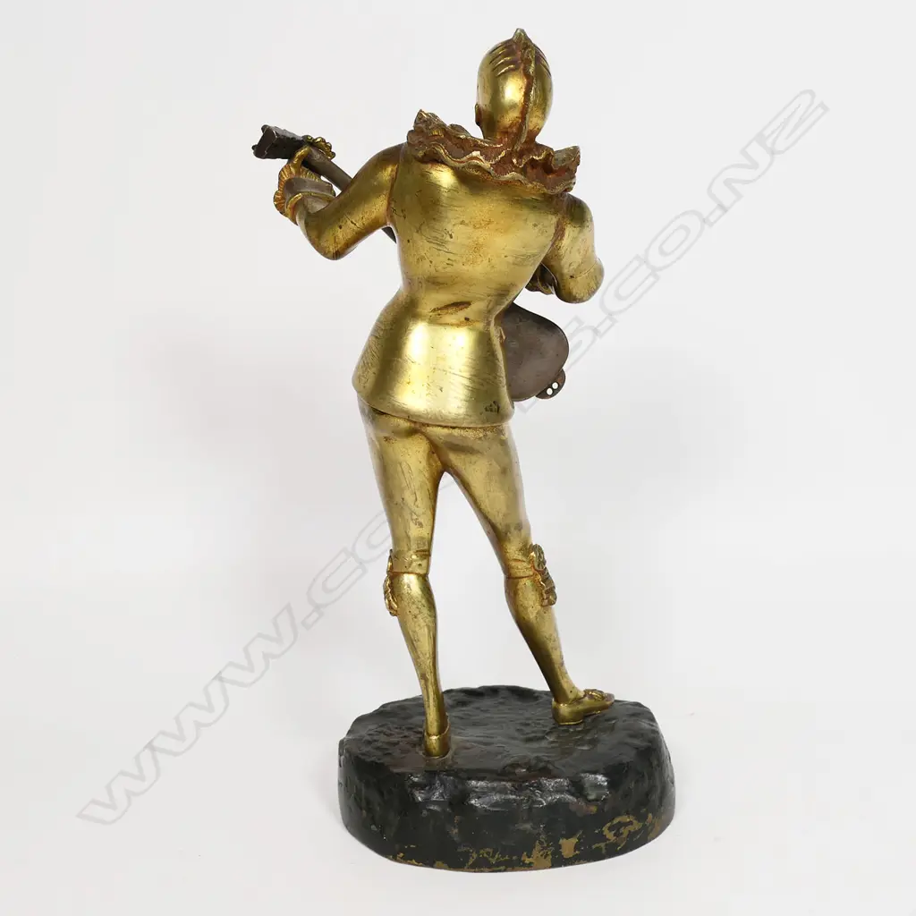 A statuette after Louis Mascré (1871-1929), 'Pierrot a la Mandoline', parcel gilt bronze, unsigned. H.310mm, Image 1++