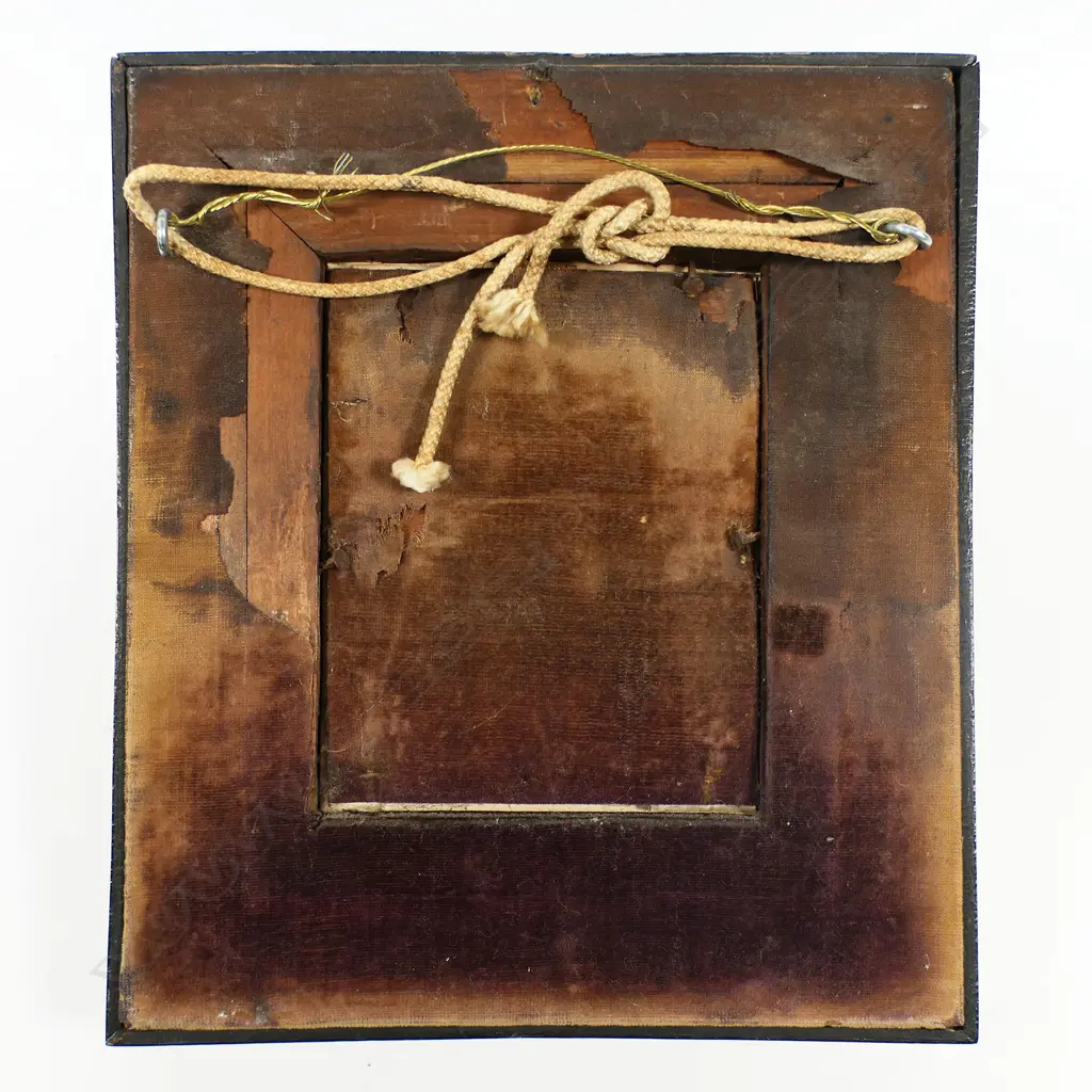 A19thC fancy gilt framed early photo of a gent - the elaborate gilt frame within a mahogany frame under glass with golden brown velvet lining. 220 x190mm, Image 1++