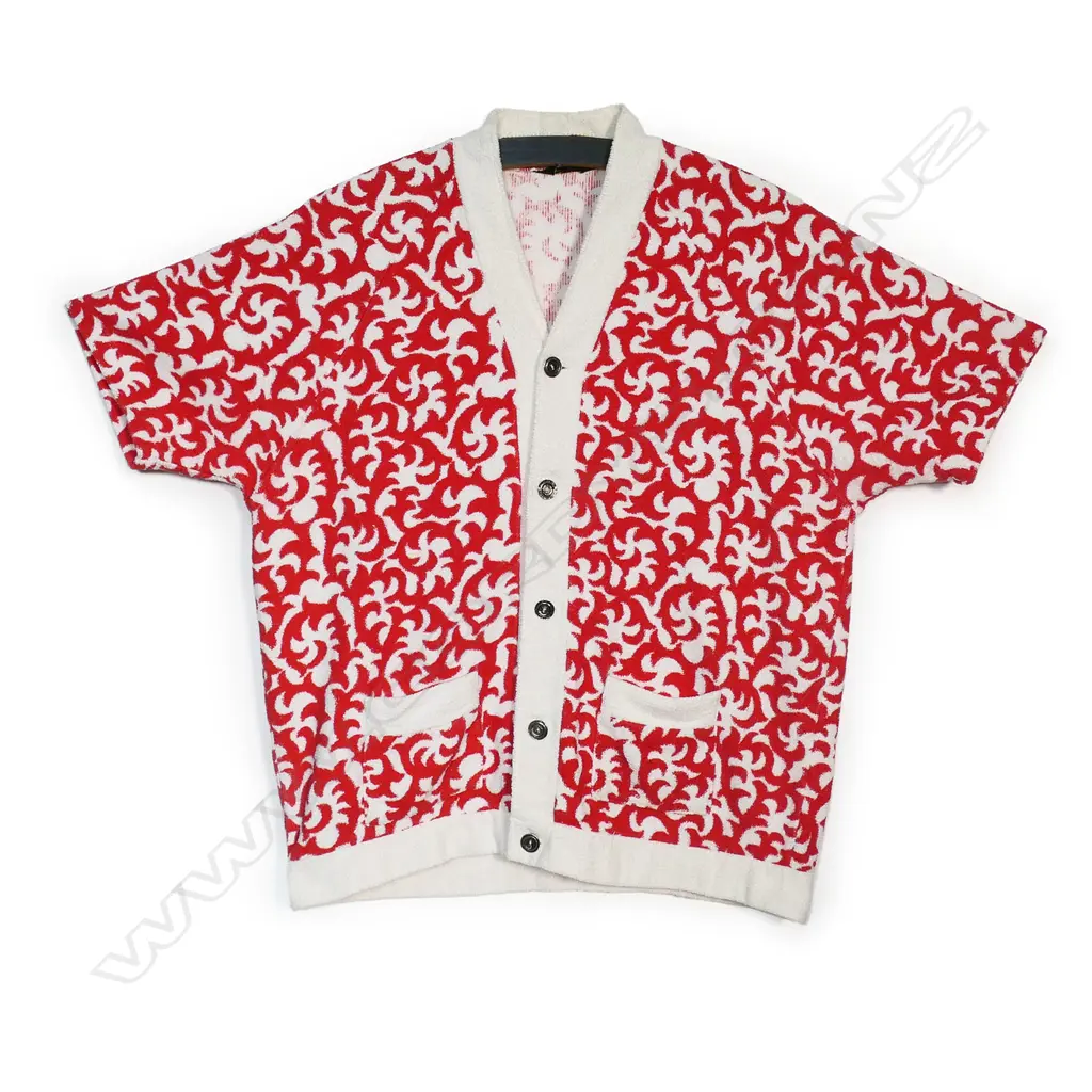 Frank Carpay (1917-1985) c.1965 screen printed toweling jacket / robe - designed and made in New Zealand, with five textured white metal buttons and original label, showing wear 'Apex NZ Made'. Image 1++