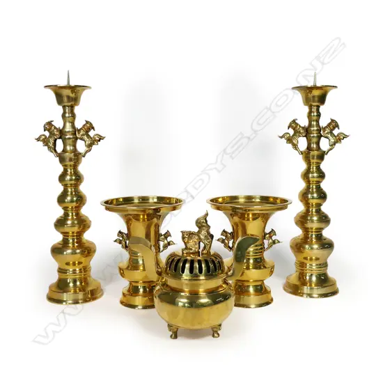 A quality vintage Oriental bronze temple set - includes pair candlesticks/rosokutate (H.480mm), a pair temple vases with removeable shishi handles plus lidded koro/potpourri. In good polish. All in original wooden box.