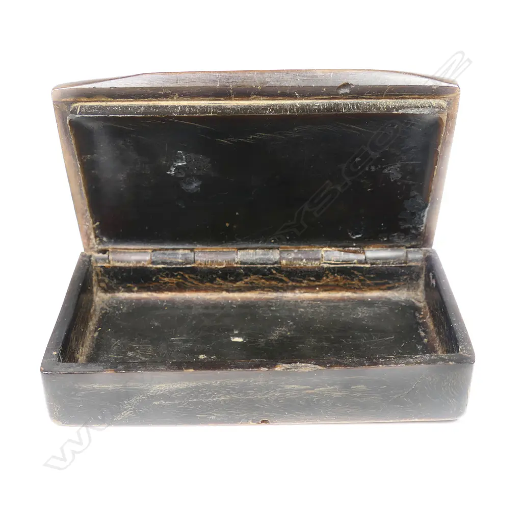 A 19thC French horn snuff box - the lid with fine a relief military scene entitled 'Beuple Viola Notre Maitre A Tous' and dated 'Paris 24 Fevrier 1848'. Minor faults. W.93mm. Image 1++
