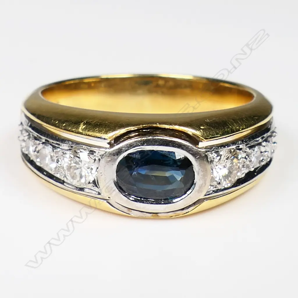 An 18ct yellow gold sapphire and diamond ring, Image 1++