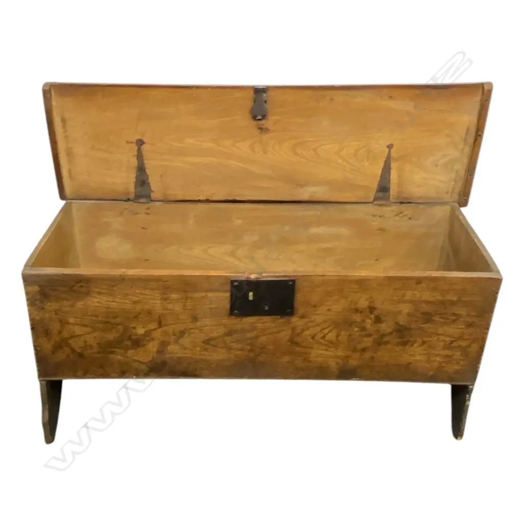 A George I oak sword chest - cut detail to side edges, raised on reverse V supports, iron lock. 1000 x 320 x 520mm. Image 1++