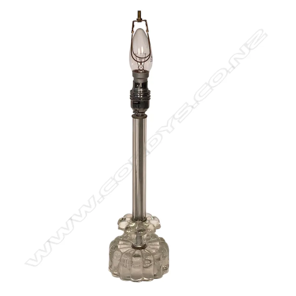 A pair of vintage clear-glass small table lamps with beaded shades. H.430mm. Image 1++