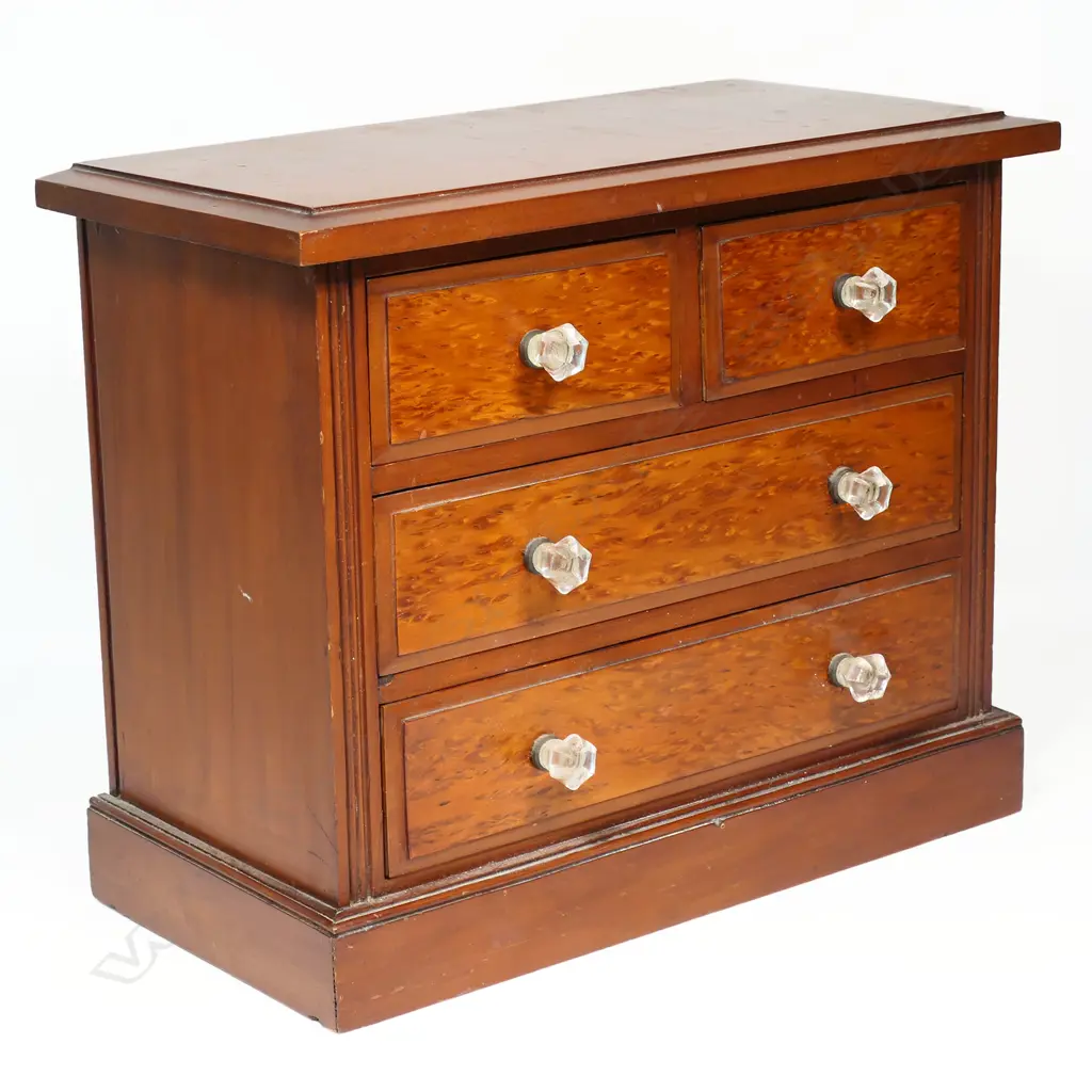 A c.1900 kauri quality apprentice chest, Image 1++
