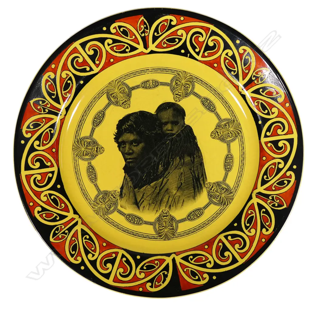 A Royal Doulton 'Māori Art' cabinet plate, Image 1++