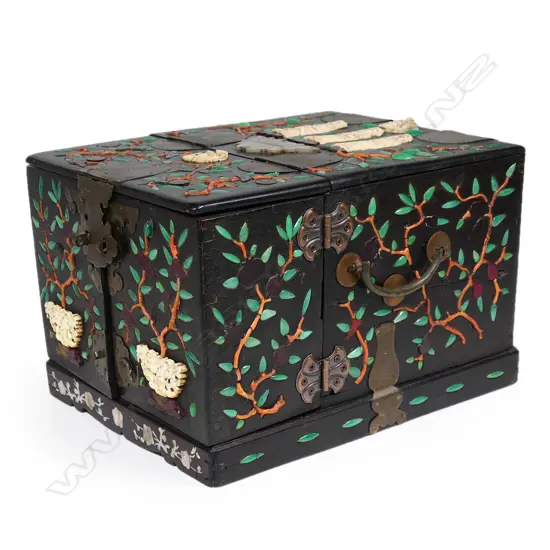 A vintage Chinese dressing box,