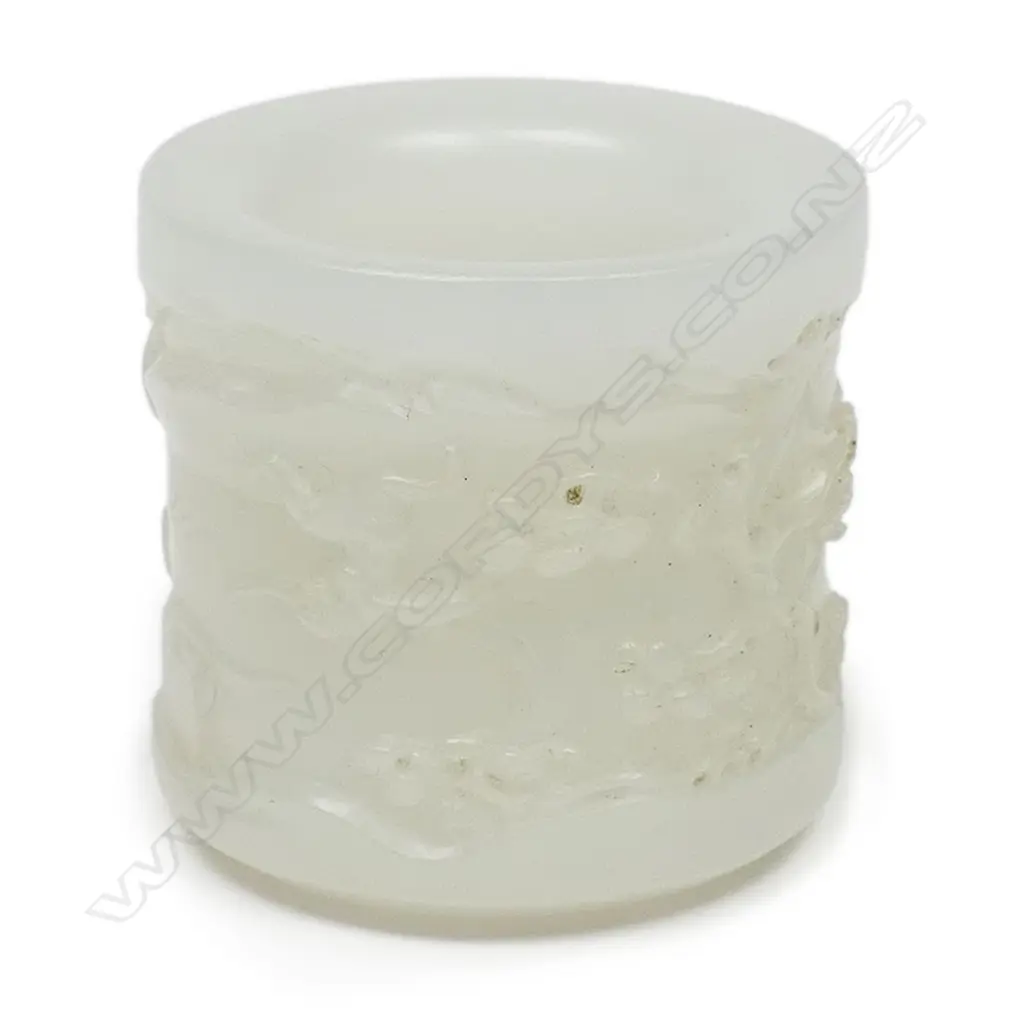 A quality Chinese carved white jade archers ring, Image 1++