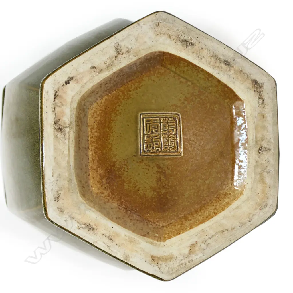 A large Chinese hexagonal tea dust glazed vase, Image 1++