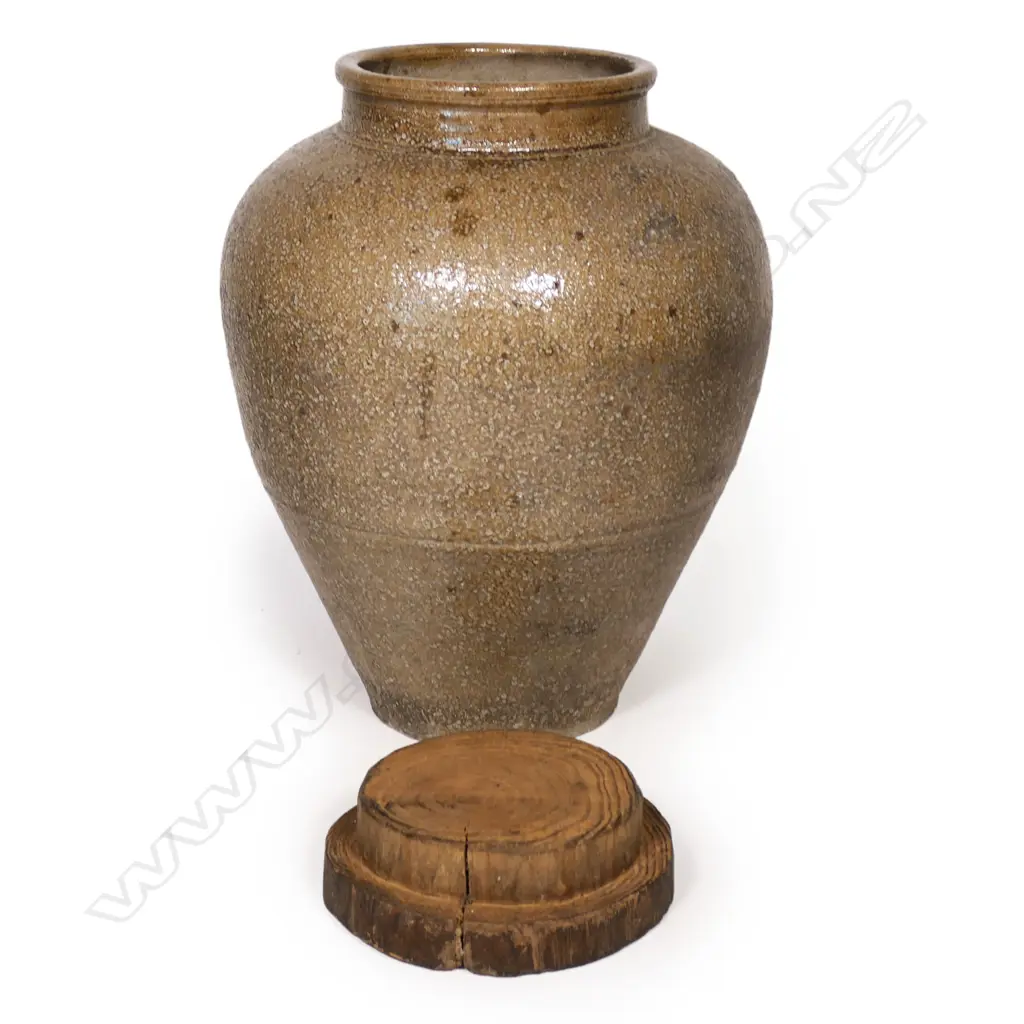 An old Japanese Meiji Shigaraki kiln tea storage jar, Image 1++