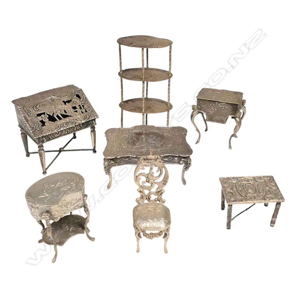 Seven pieces of Dutch 830 standard silver miniature furniture, Image 1++