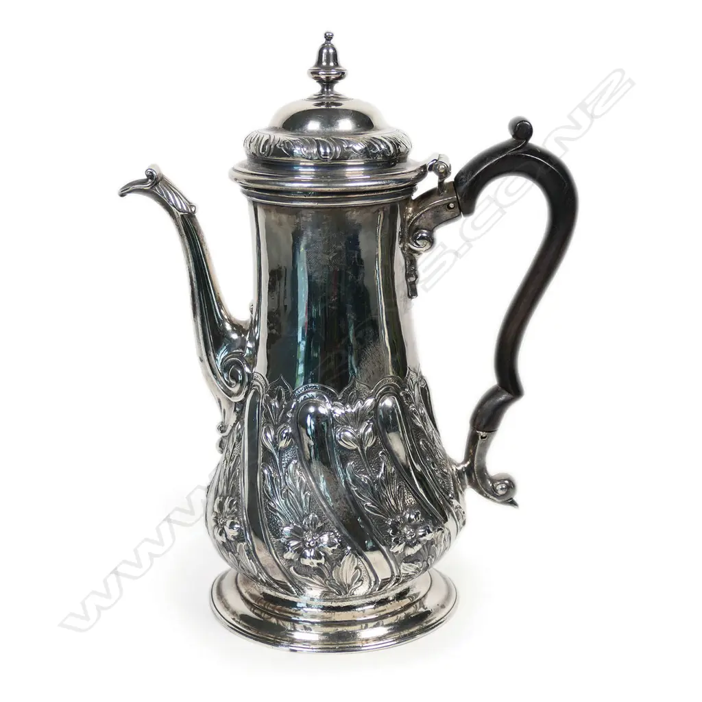 A George II silver coffee pot, Image 1++