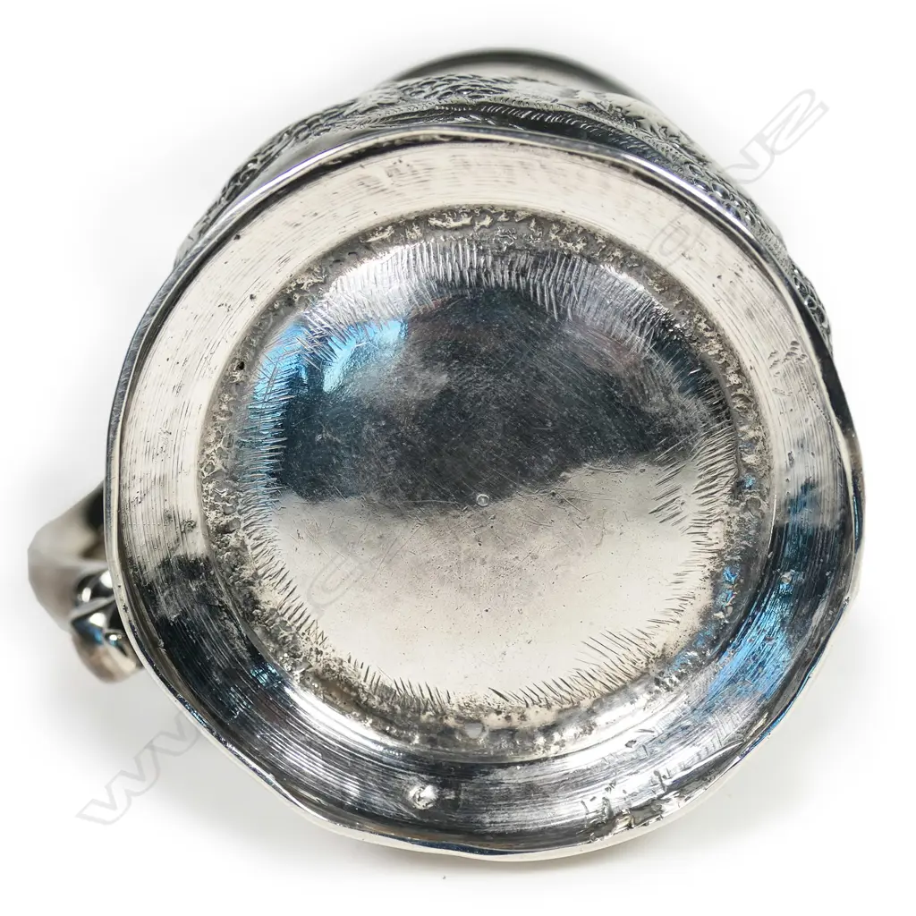 An early George III Irish silver mug, Image 1++