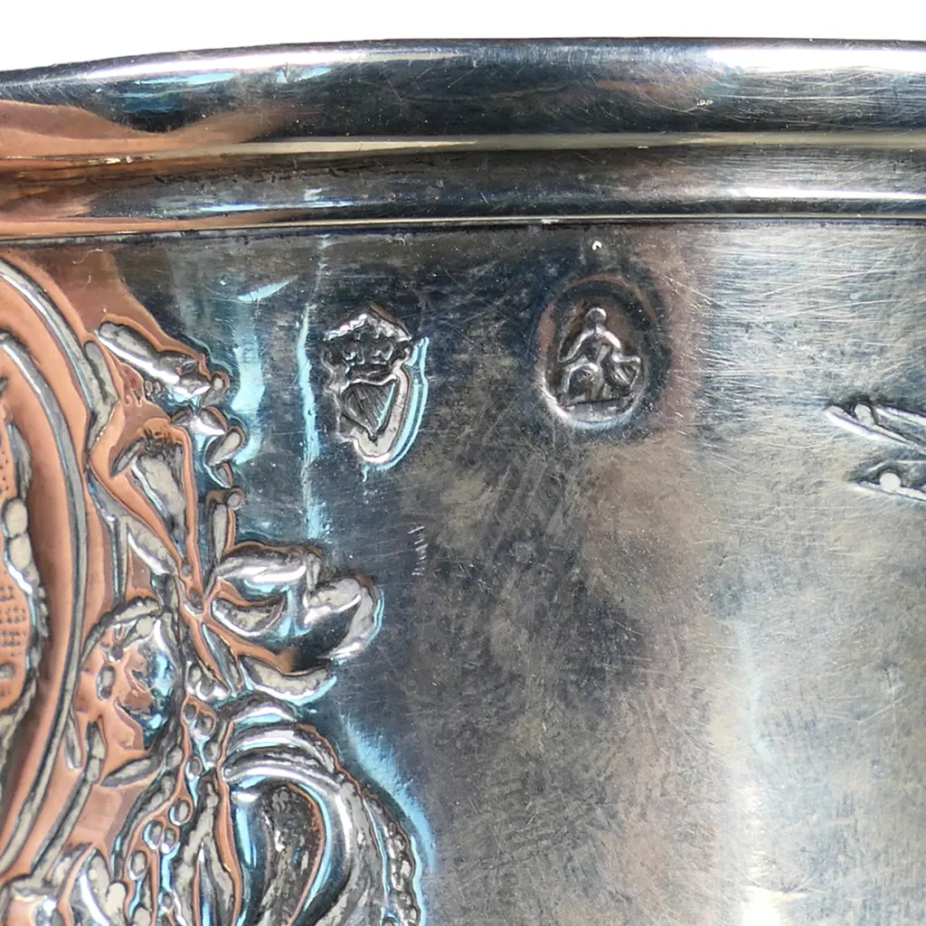 An early George III Irish silver mug, Image 1++