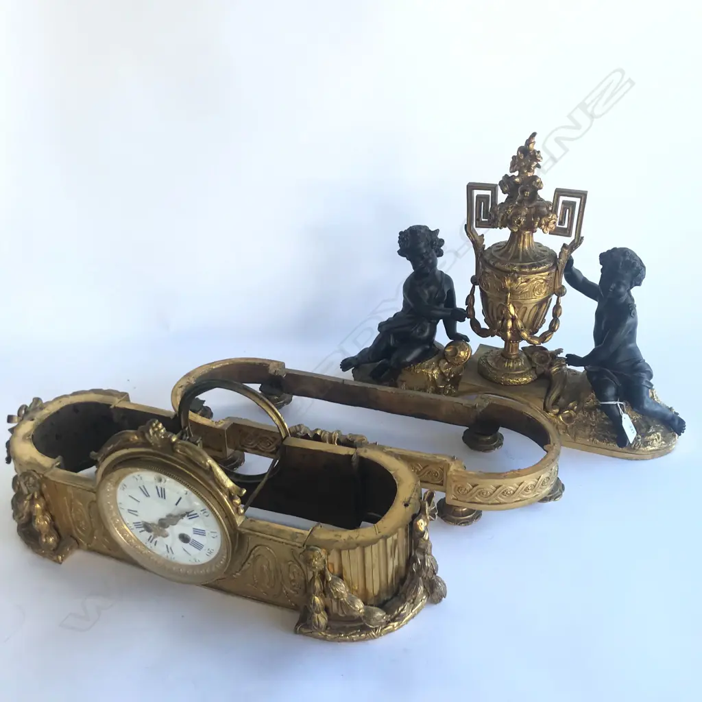 A monumental cased 19thC French mantel clock, Image 1++