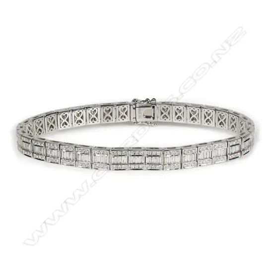 An 18ct white gold and diamond bracelet,