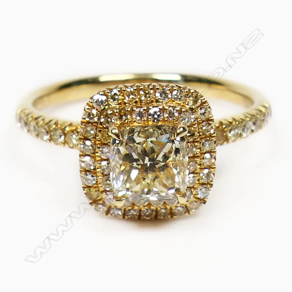 An 18ct gold and yellow diamond ring, Image 1++