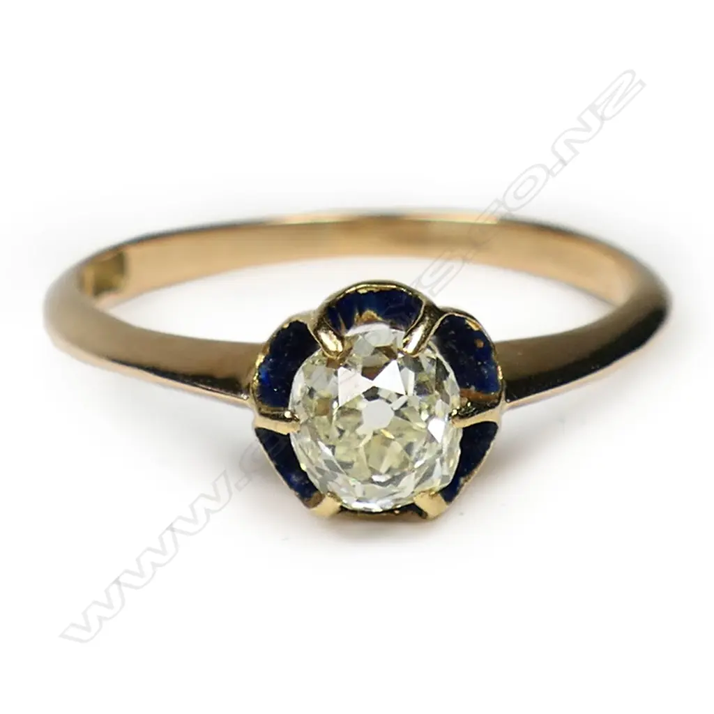 A vintage 15ct rose gold and diamond solitaire ring, Image 1++