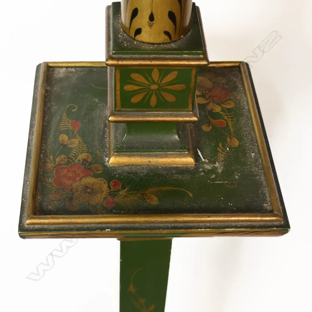 A pair of vintage chinoiserie floor lamps, Image 1++