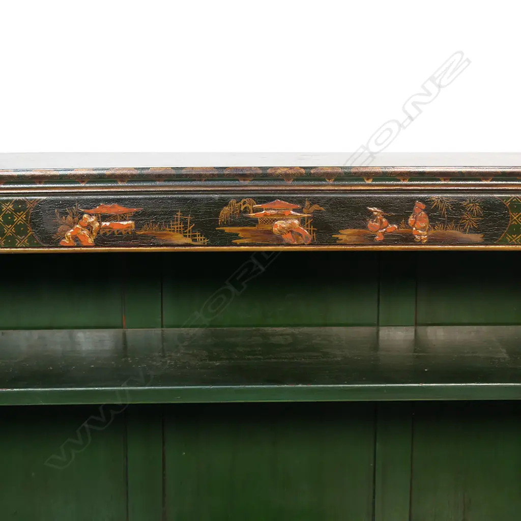 A vintage chinoiserie bookcase, Image 1++